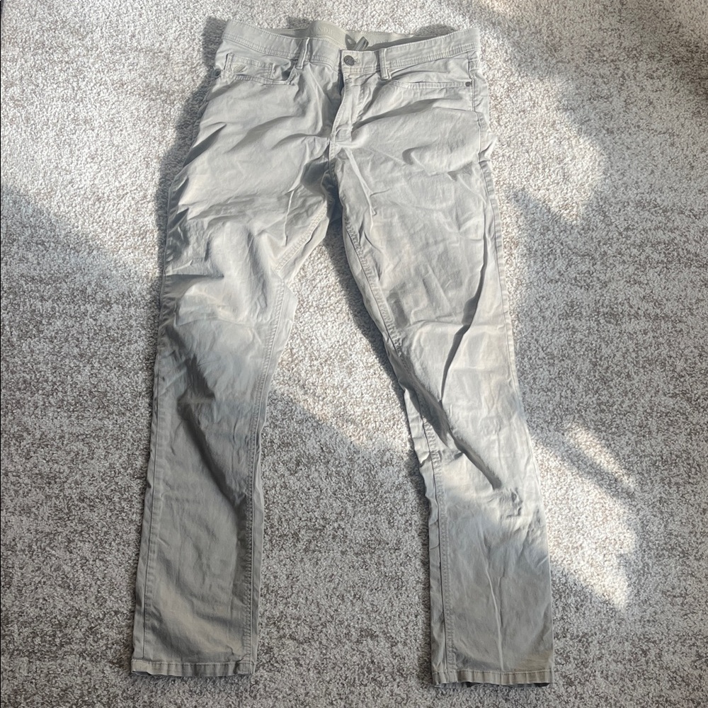 English Laundry Light Khaki Chinos (34x34)